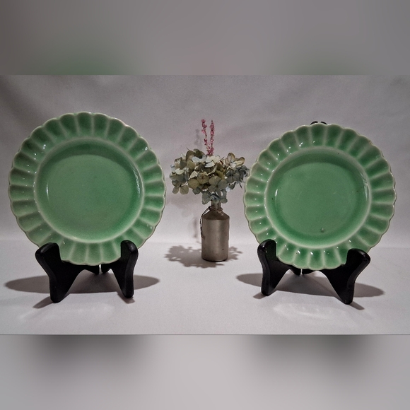 Pair Edwin Knowles Celadon Green Plates - 1934 - Picture 3 of 9
